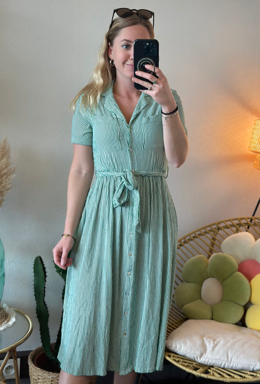 Robe mi-longue verte et blanche à rayures T.36