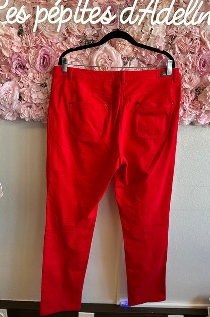 Pantalon jean rouge coupe Classic fit T.44