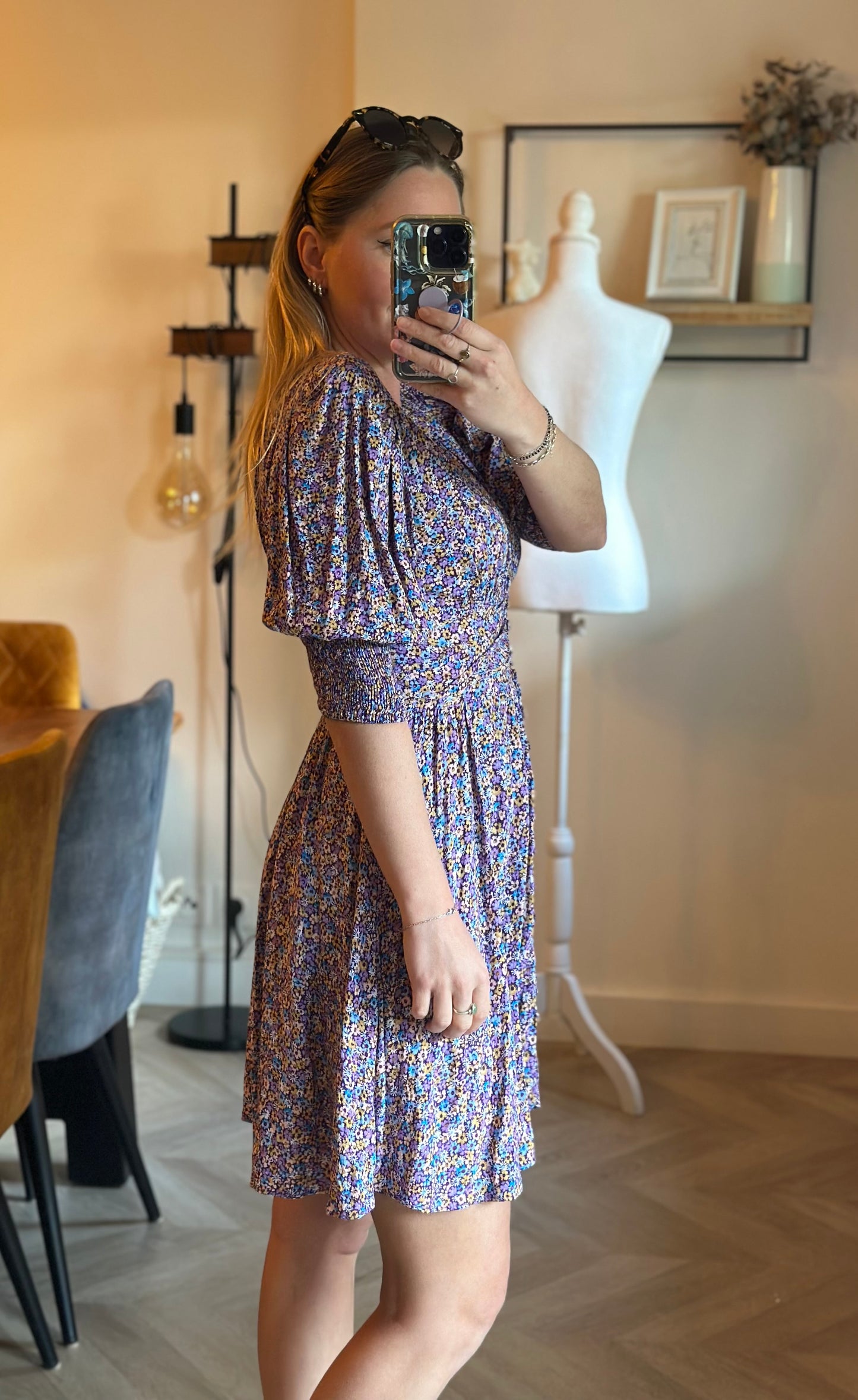 Robe fleurie lila boutonnée T.36