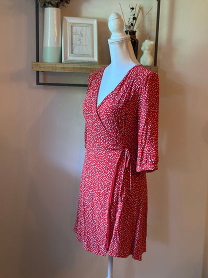 Robe portefeuille à pois rouge et blanc en viscose T.34