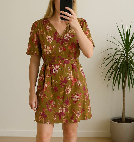 Robe porte feuille fleurie T.36 neuve