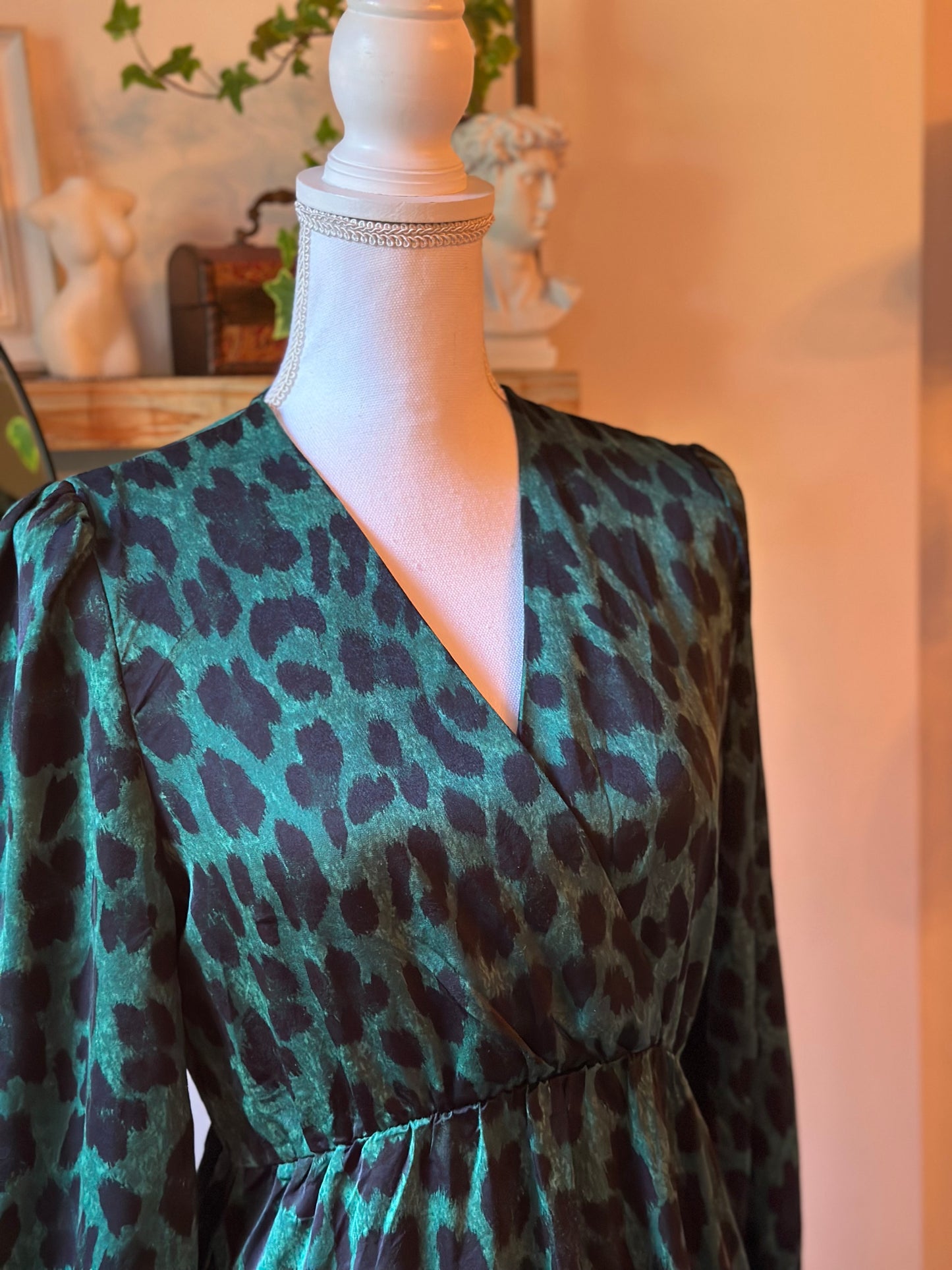Robe longue imprimé léopard vert et noir T.36
