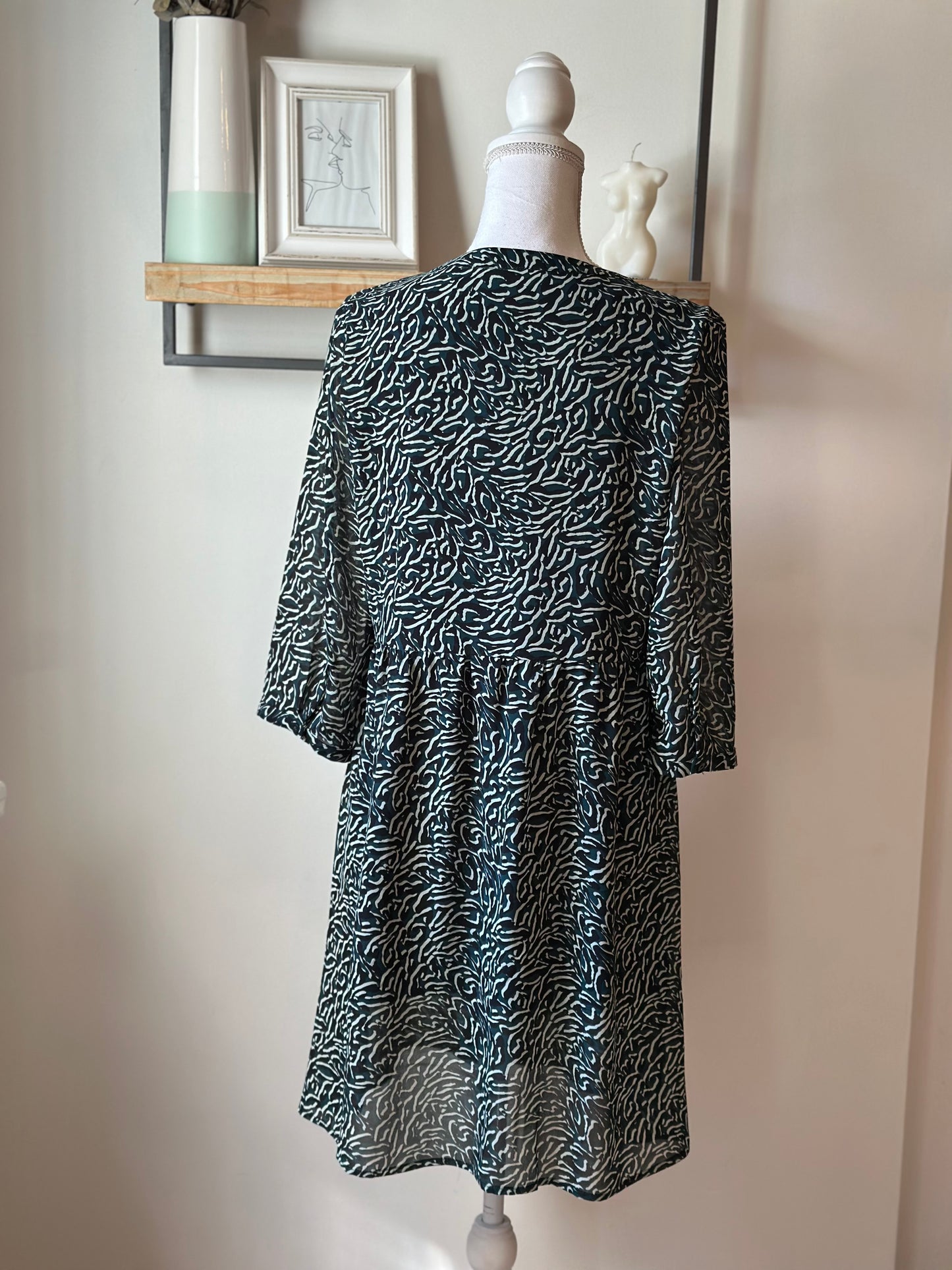 Robe fluide imprimé vert col V T.38