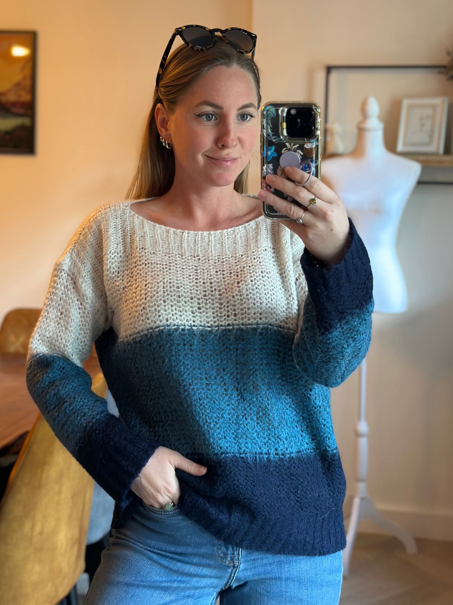 Pull dégradé bleu et écru en laine mélangée T.38