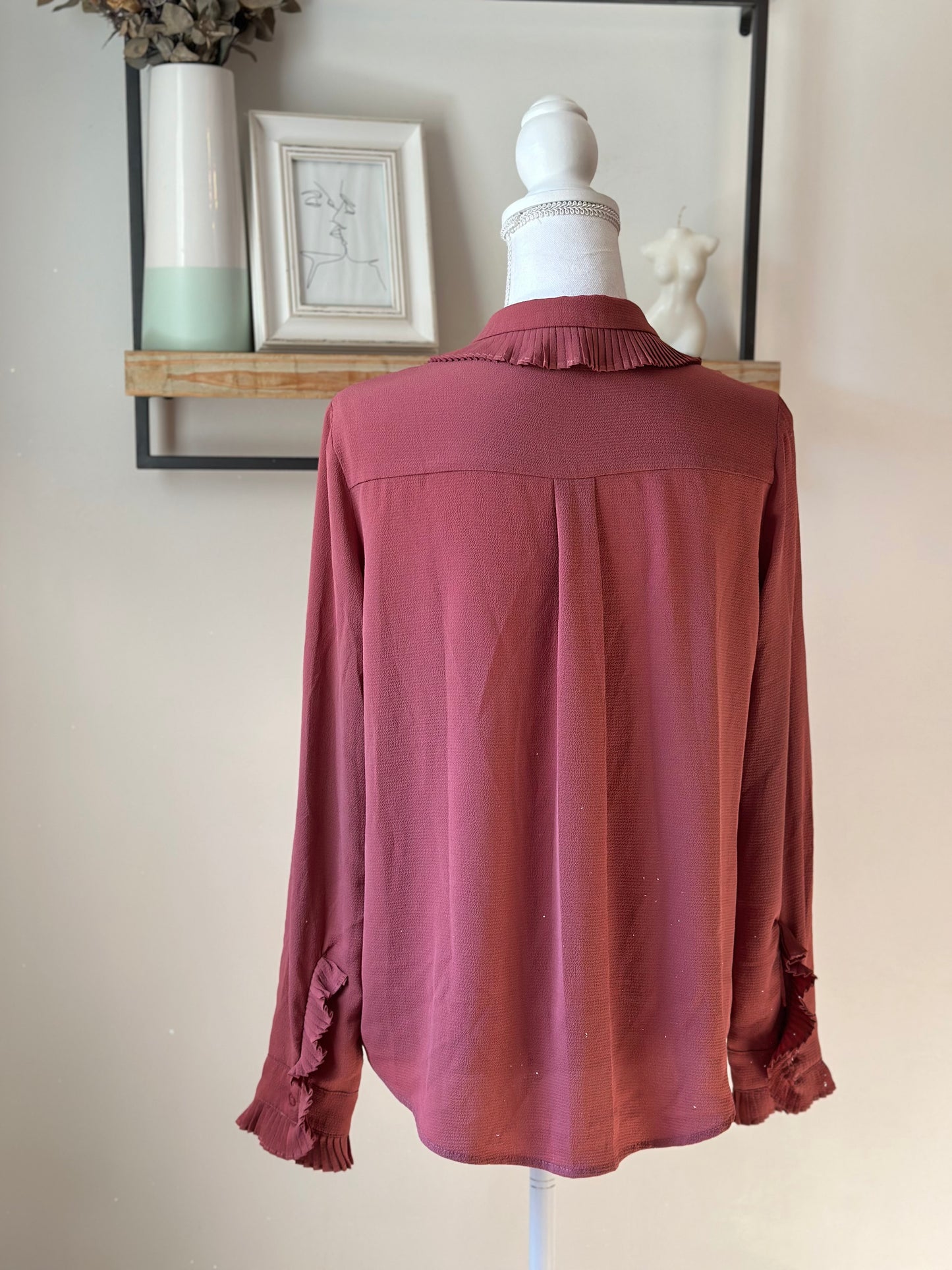 Chemise fluide rose détails plissés col et poignets T.36