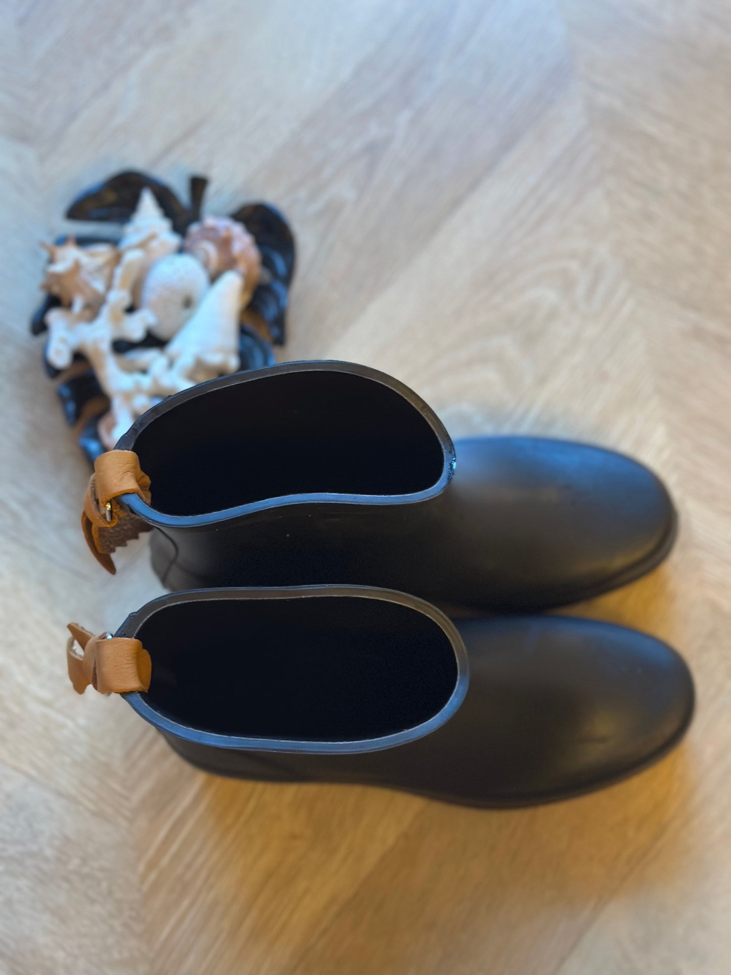 Bottines de pluie noires Juliette en caoutchouc naturel P.37