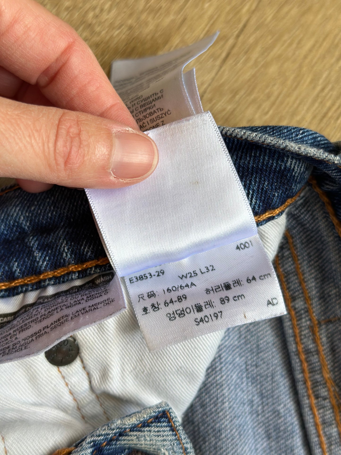 Jean Levi’s 505 C – Taille W25 L32 (équivalent 34/36 FR)