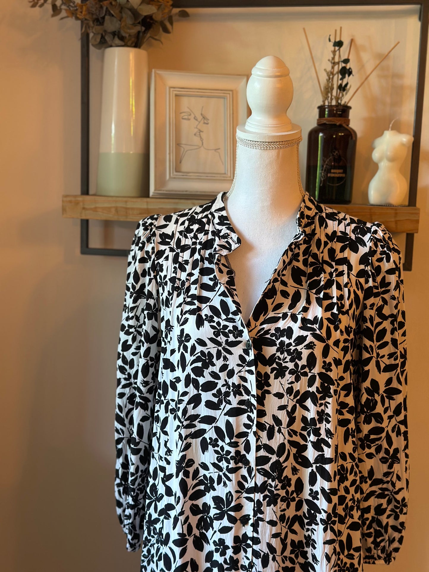 Robe longue fluide imprimé fleurs noir et blanc T.34
