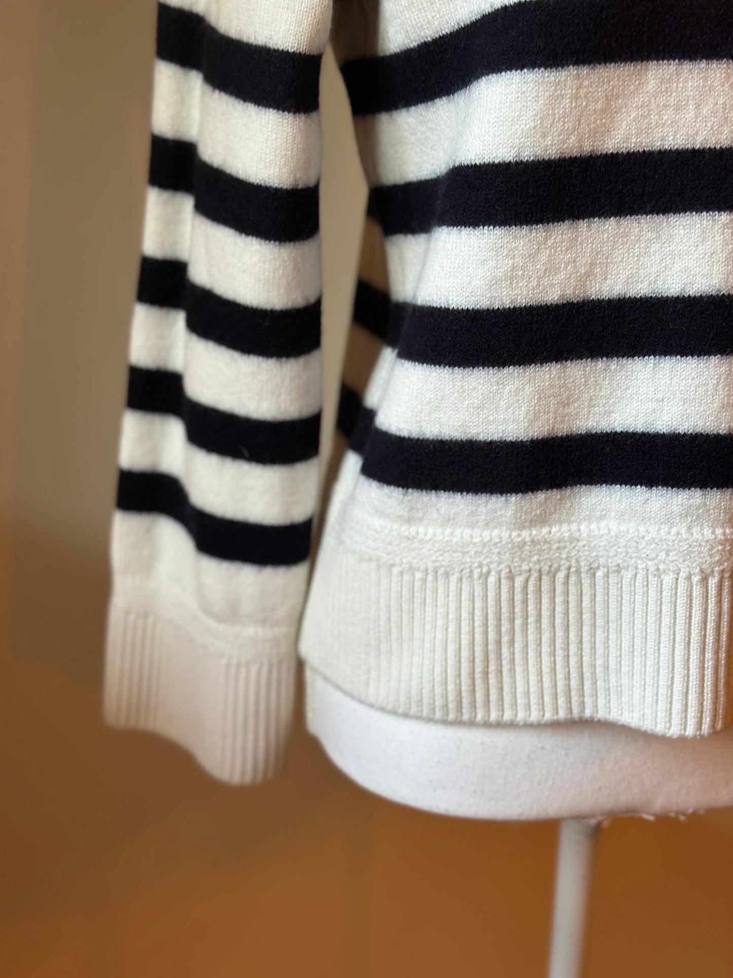 Pull marinière laine mérinos écru rayures noires modèle Bastien T.36