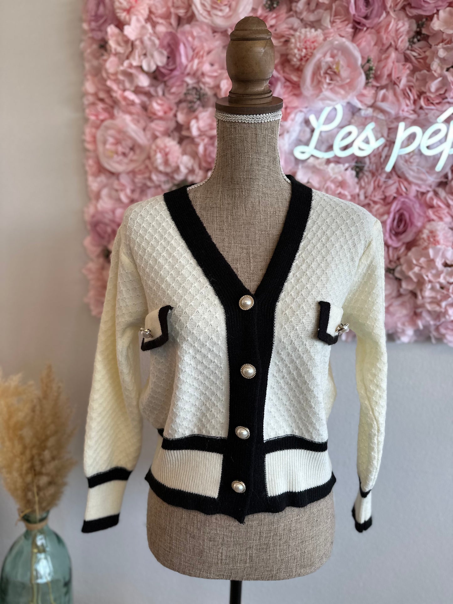 Cardigan blanc et noir en maille lainée avec détails boutonnés T.34/36