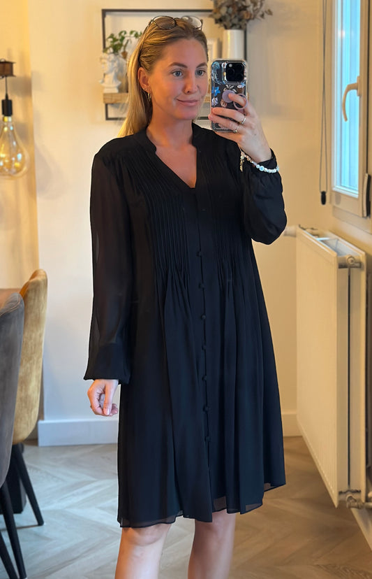 Robe noire en soie plissée modèle Coralie T.38