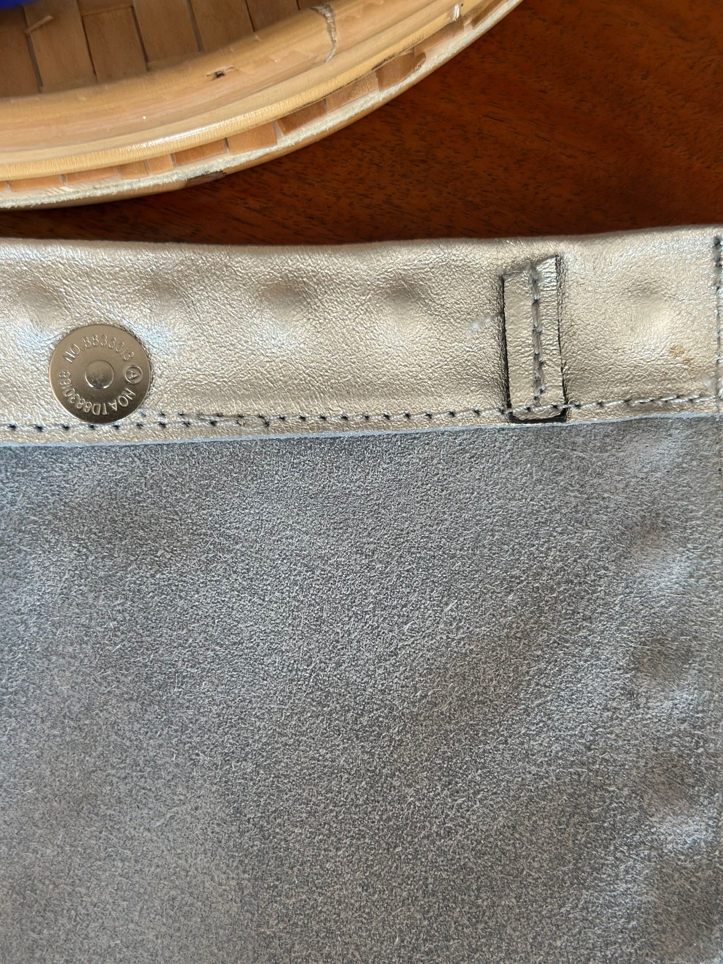 Sac bandoulière en cuir argenté