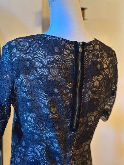 Blouse en dentelle noire T.38