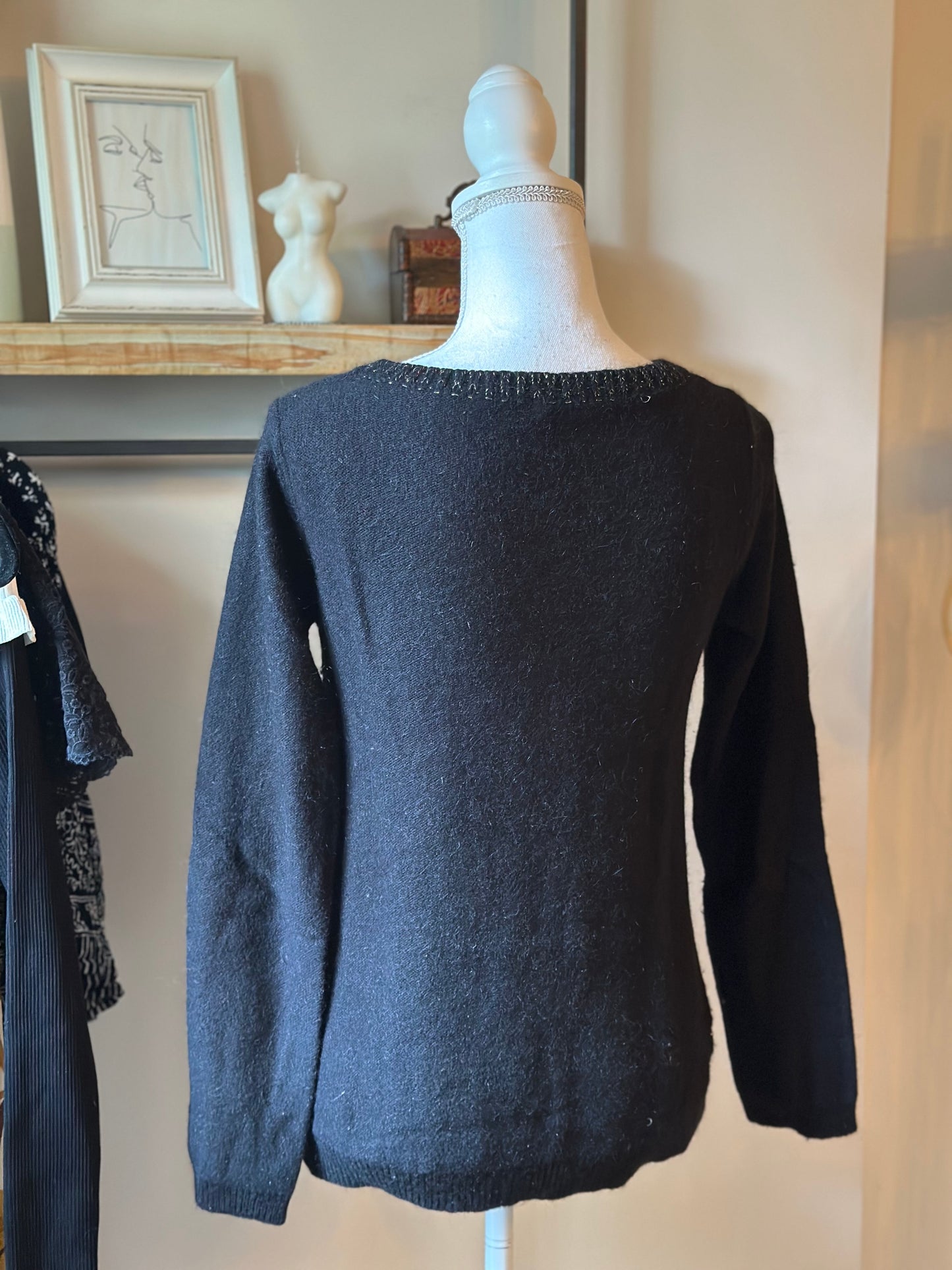 Pull noir maille texturée liseré doré laine et mohair T.36