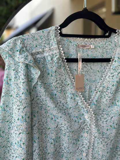Blouse fleurie Neuve T.36/38