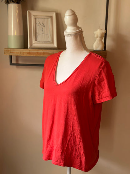 T-shirt rouge col V en coton T.40