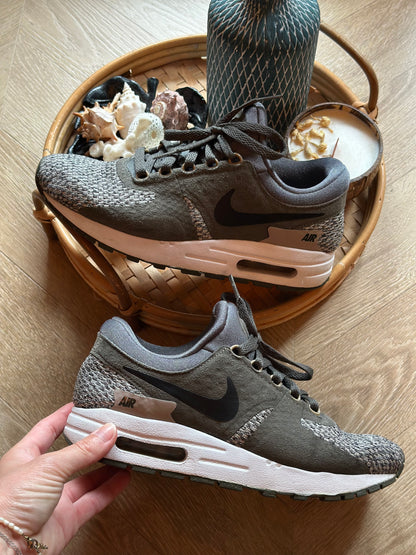 Baskets Air Max Zero SE GS vert kaki et noir P.37,5