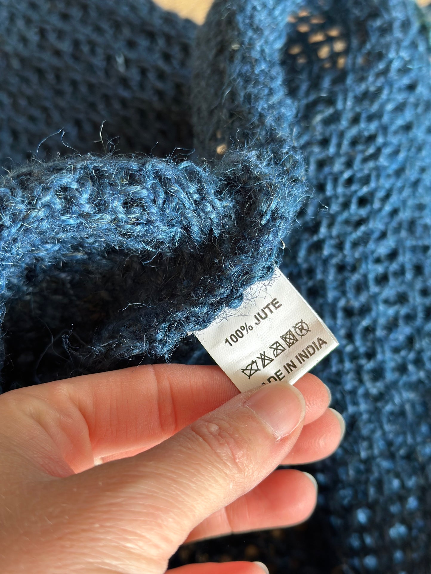 Sac cabas en jute bleu marine “Bohème” – anses cuir