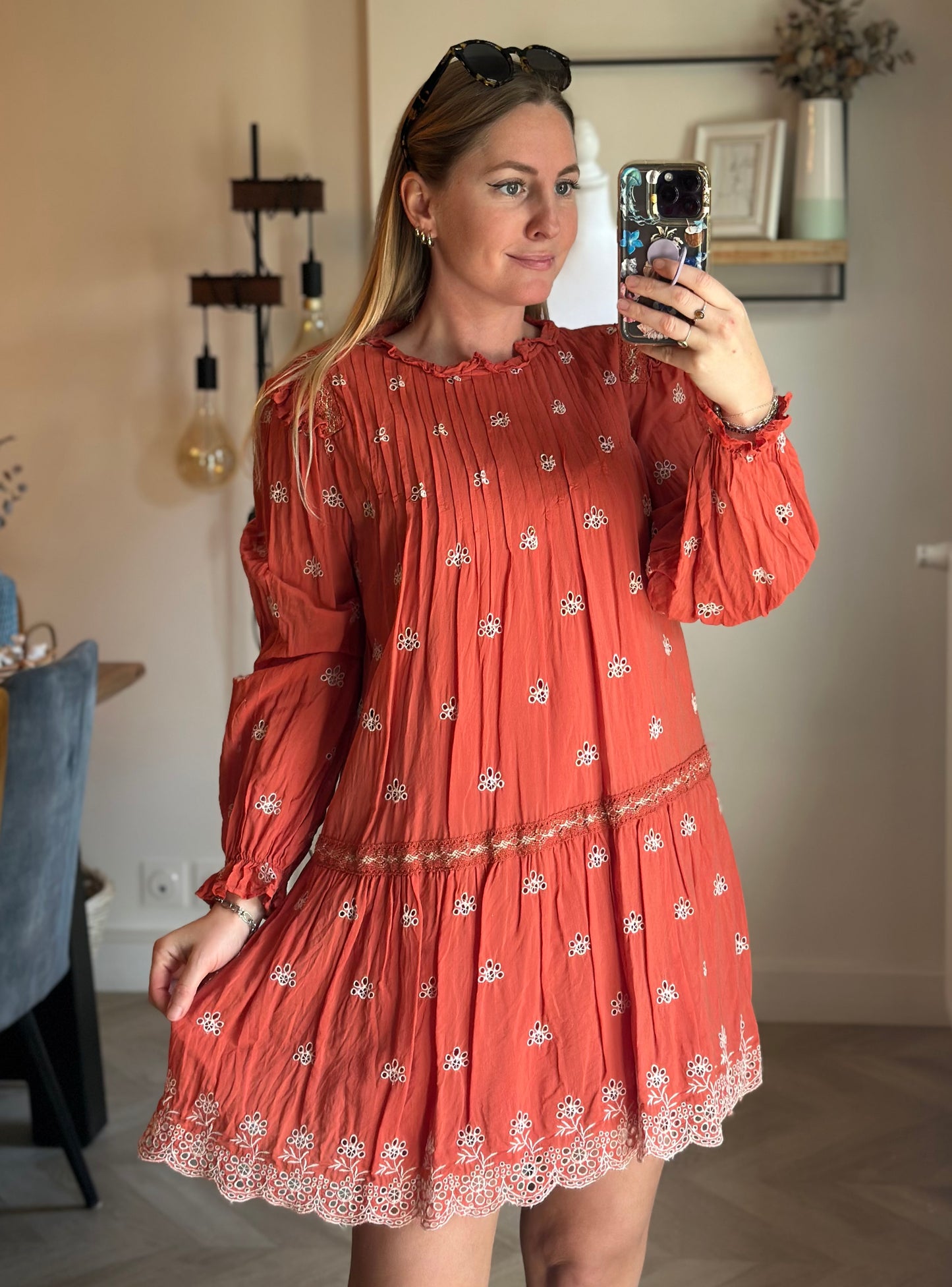 Robe bohème corail brodée fleurs blanches T.36