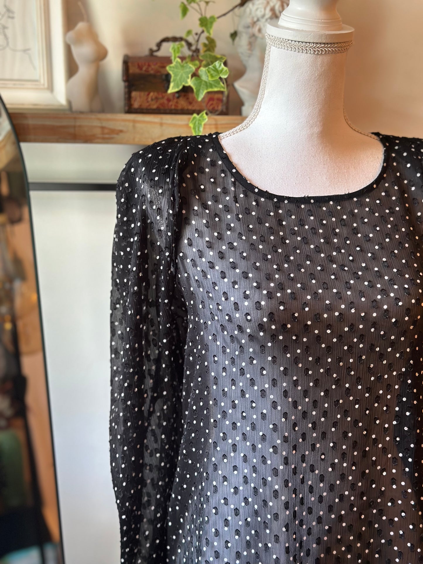 Blouse noire à pois blancs T38