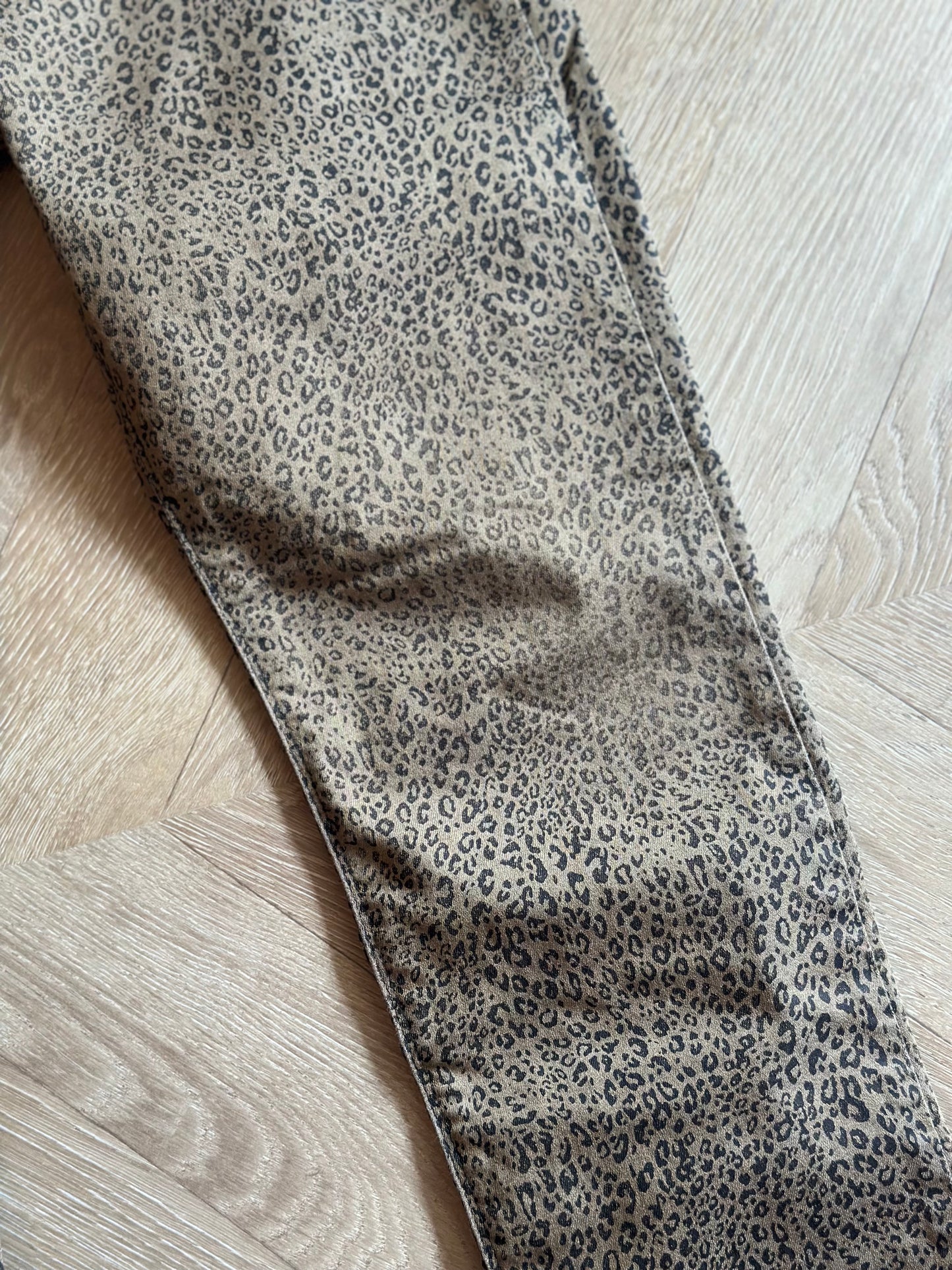 Pantalon slim imprimé léopard en coton T.36