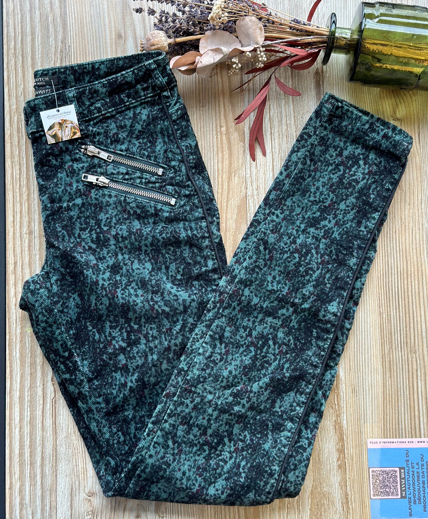 Pantalon en velours vert et noir T.36