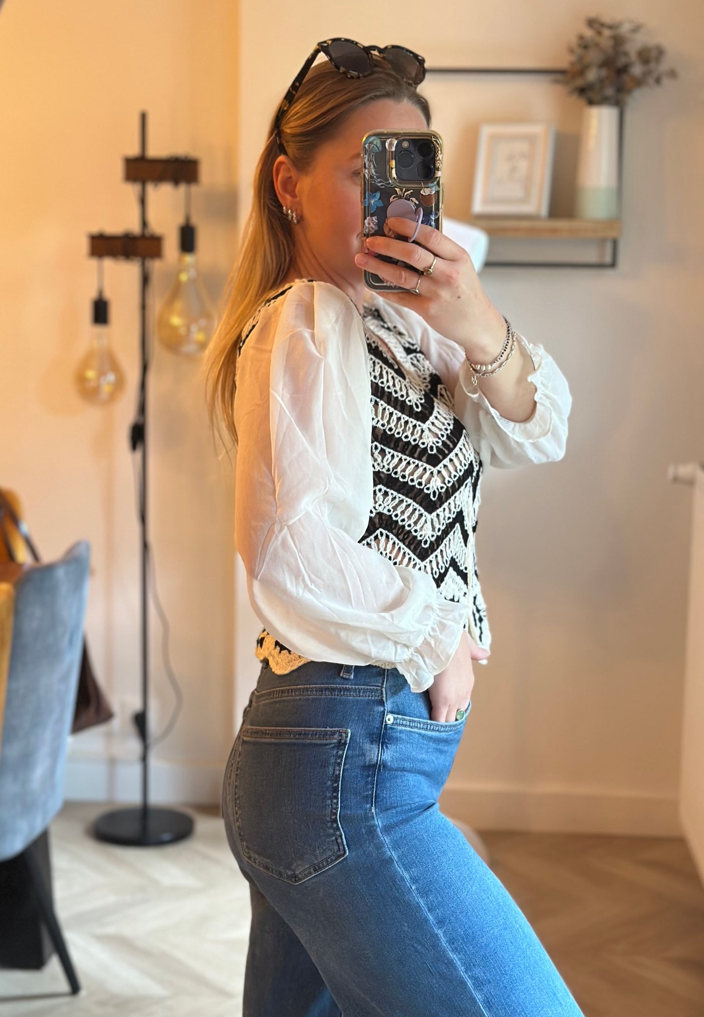 Cardigan en crochet fleuri noir et blanc T.36