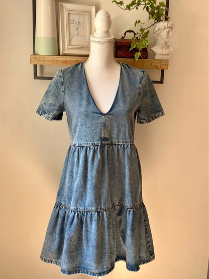 Robe en jean bleu à col V T.34
