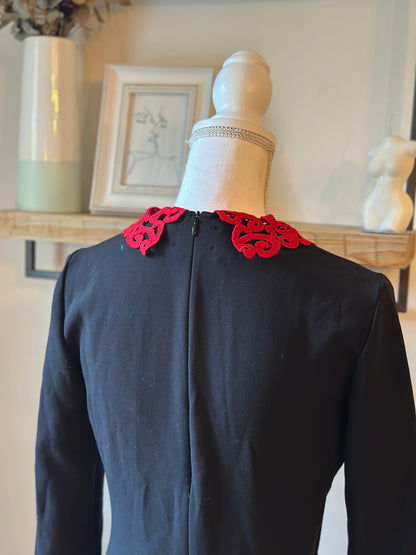 Robe noire col Claudine dentelle T.36