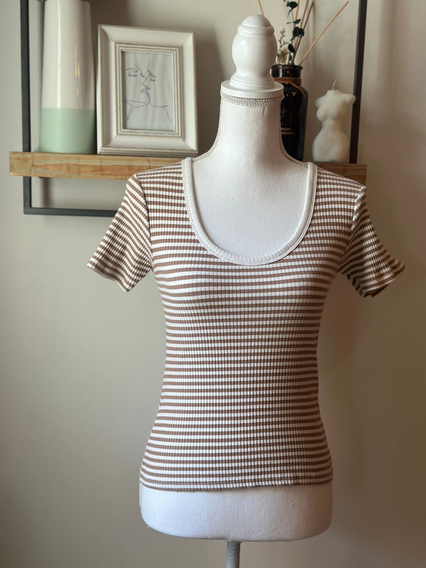 T-shirt côtelé rayé beige et écru T.36