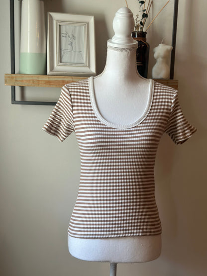 T-shirt côtelé rayé beige et écru T.36