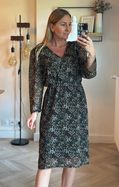 Robe imprimé végétal noire et vert T.40