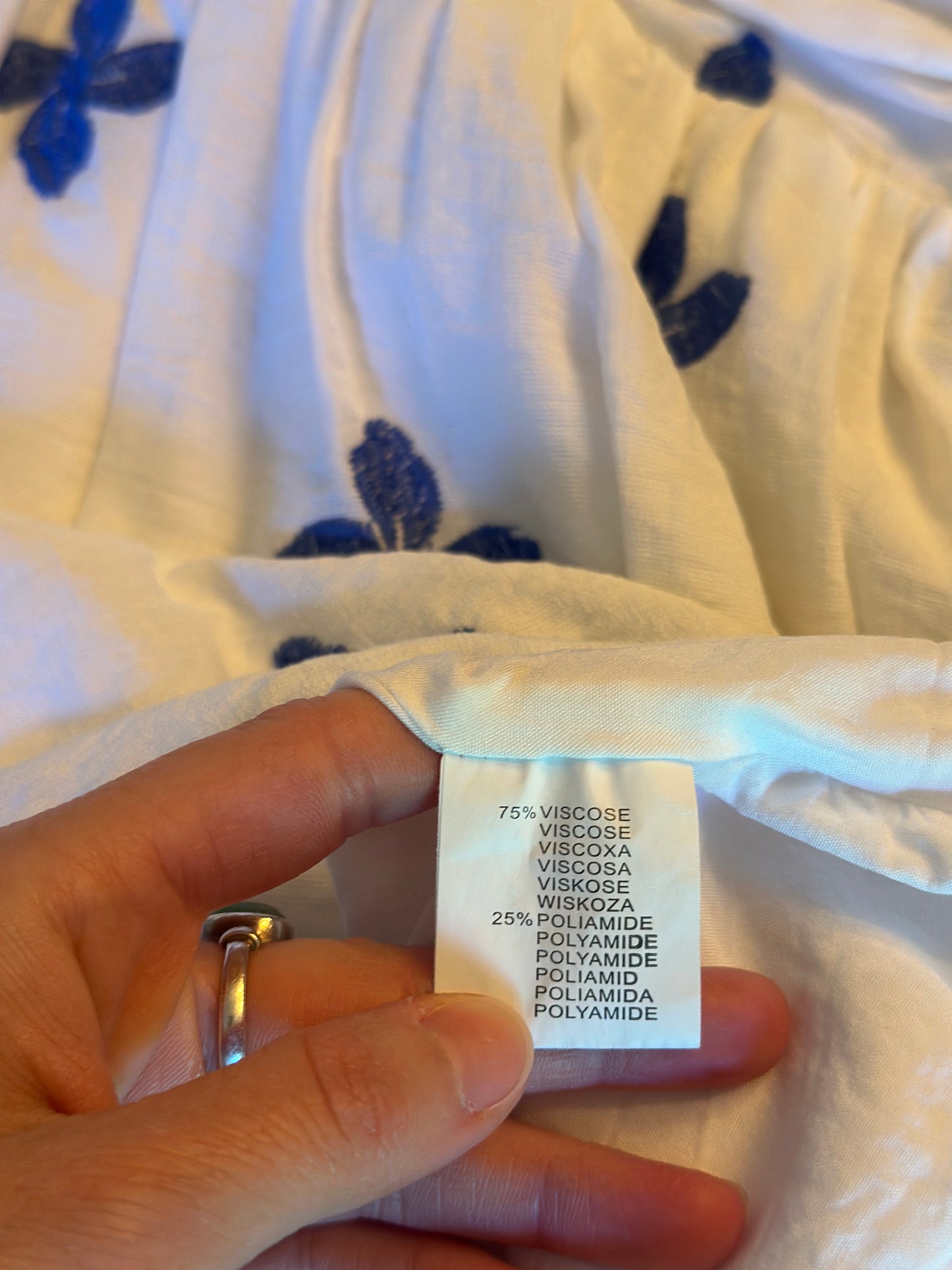Robe blanche brodée bleue T.36/38