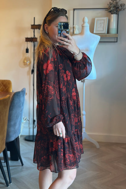 Robe fluide fleurie noir & rouge T.38
