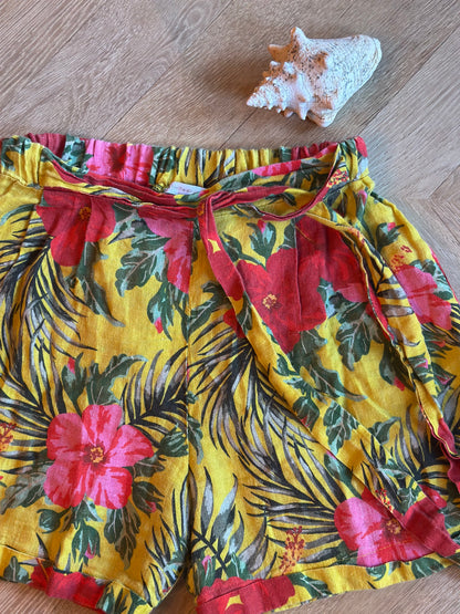 Short en lin imprimé tropical jaune T.40