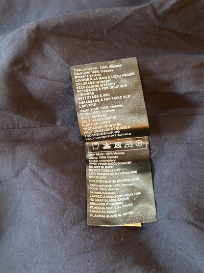 Robe modèle Plaza brodée T.36