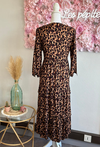 Belle robe longue modèle Tracy motifs léopard T.36