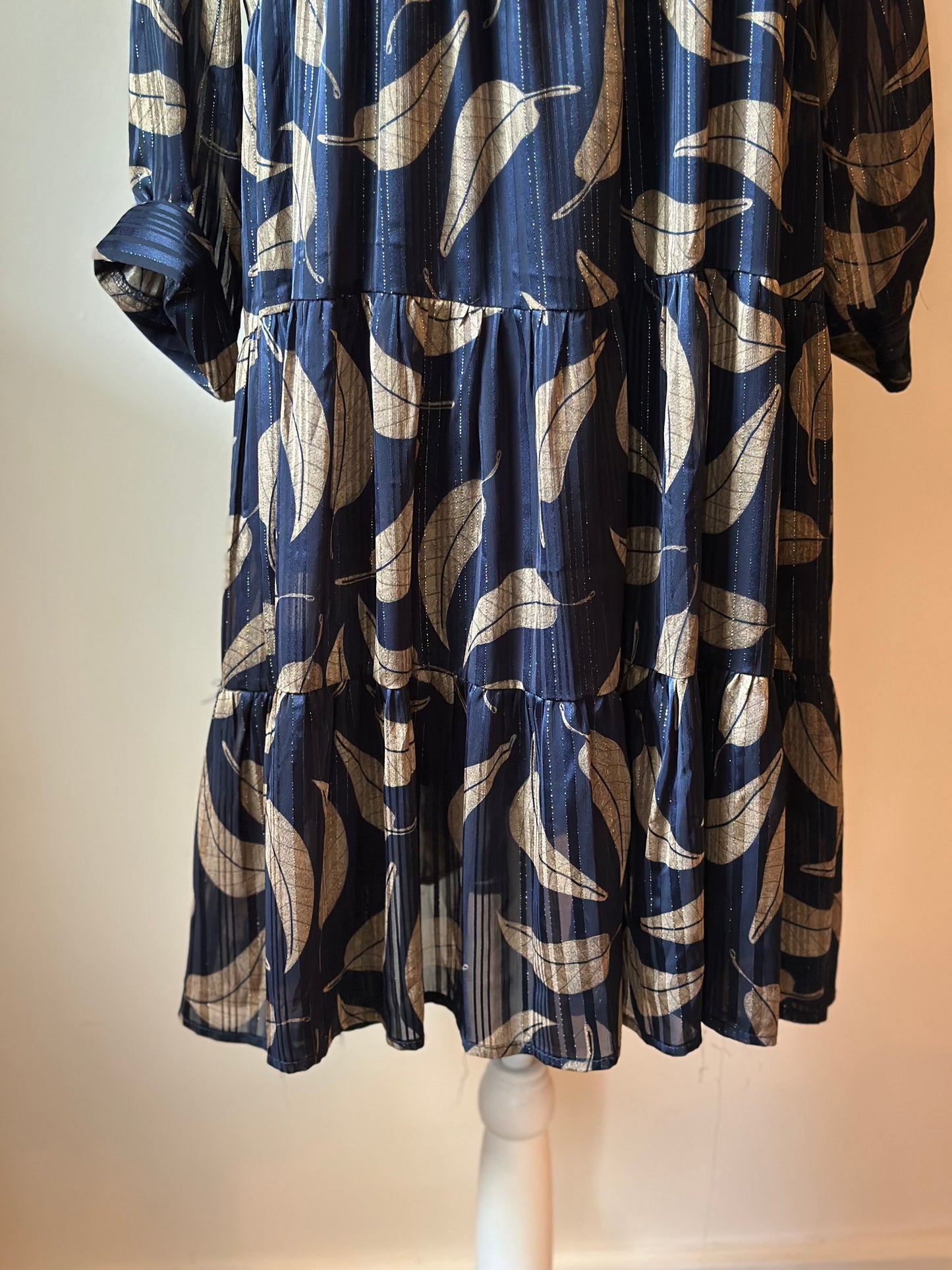 Robe courte fluide imprimé feuilles T.36