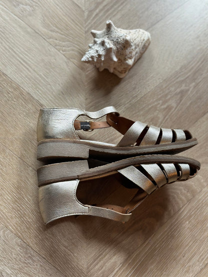 Sandales dorées en cuir T.36