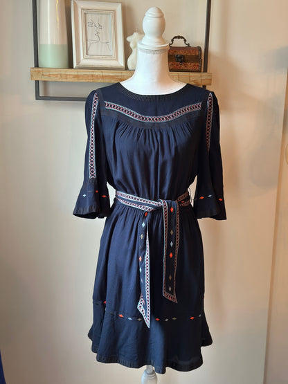 Robe modèle Plaza brodée T.36