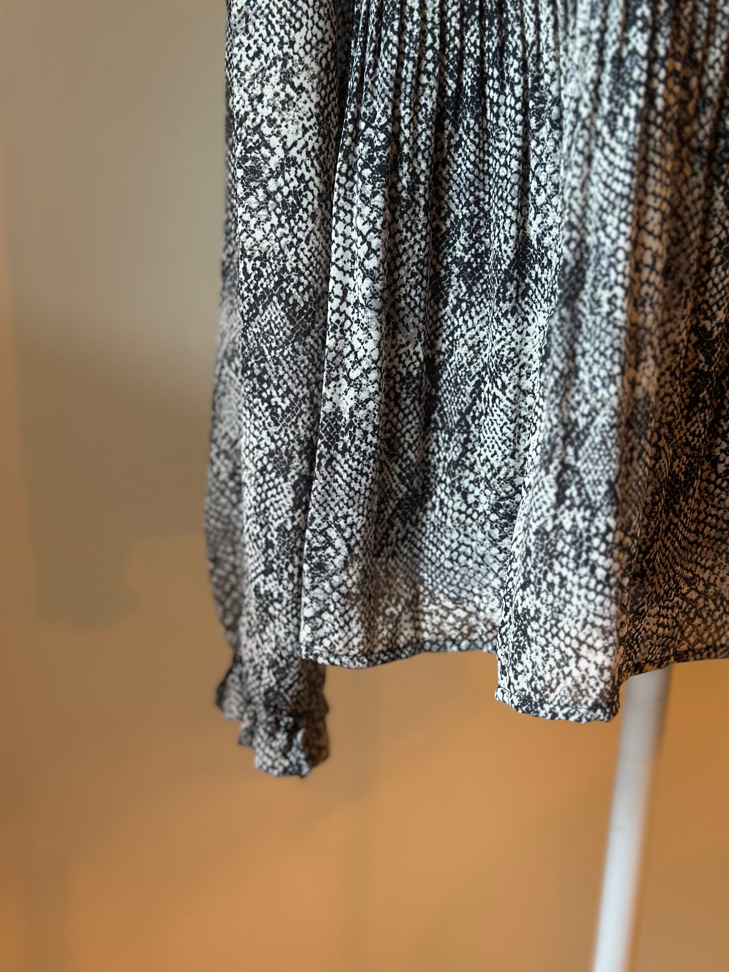 Blouse imprimé python plissée T.40