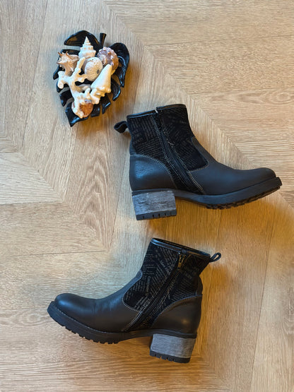 Bottines noires en cuir P.38
