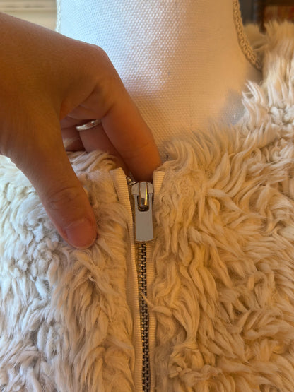 Manteau en fausse fourrure crème effet moumoute T.36