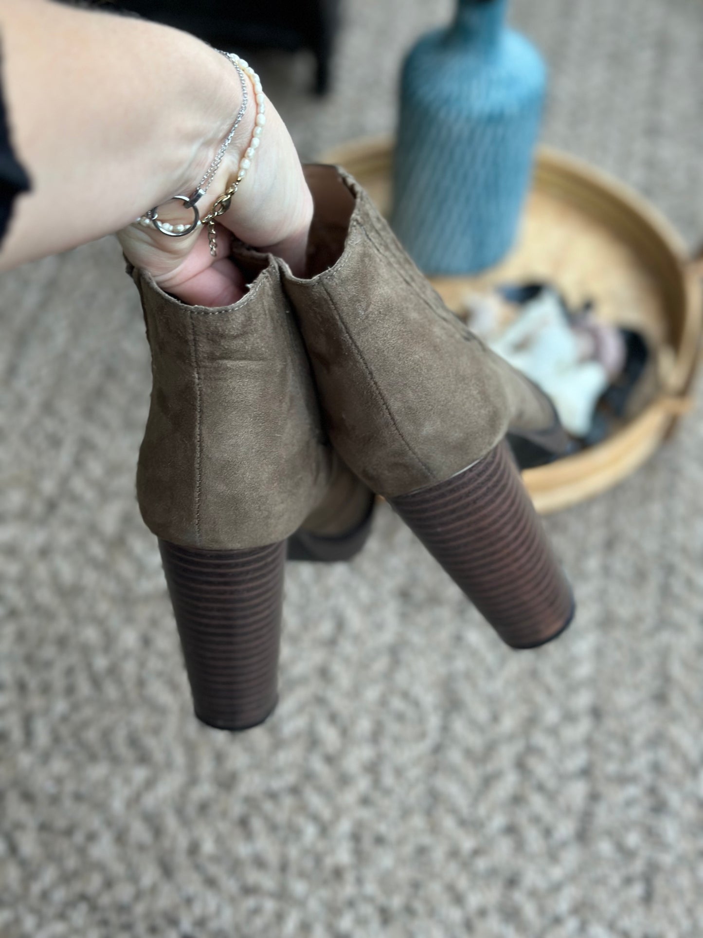 Bottines talon épais daim marron P.37