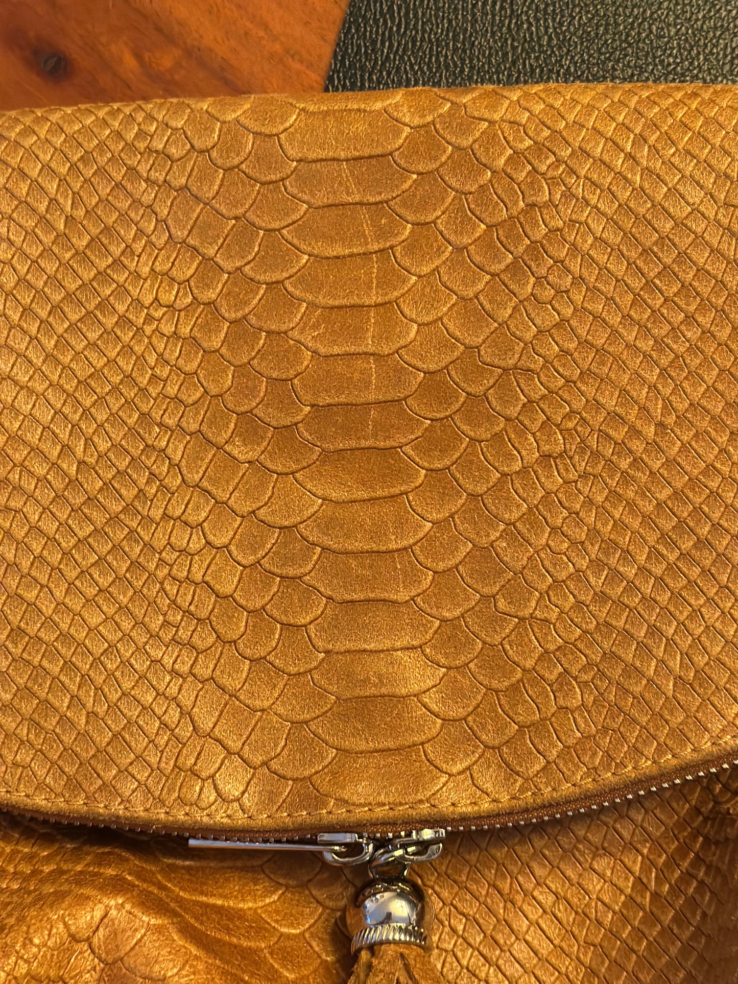 Sac en cuir effet python camel – modèle Elena