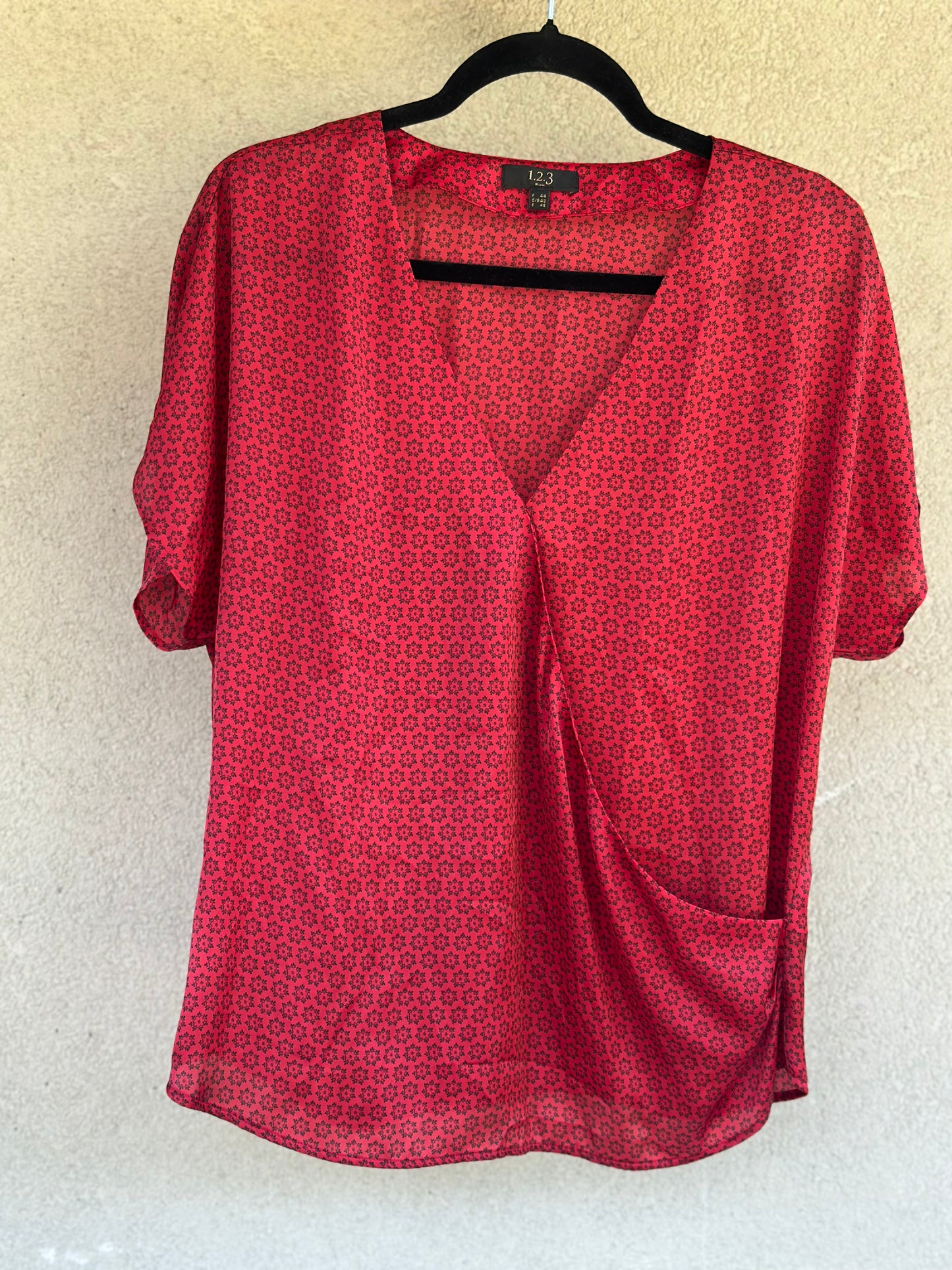 Blouse effet satiné – imprimé fleuri col V T.44