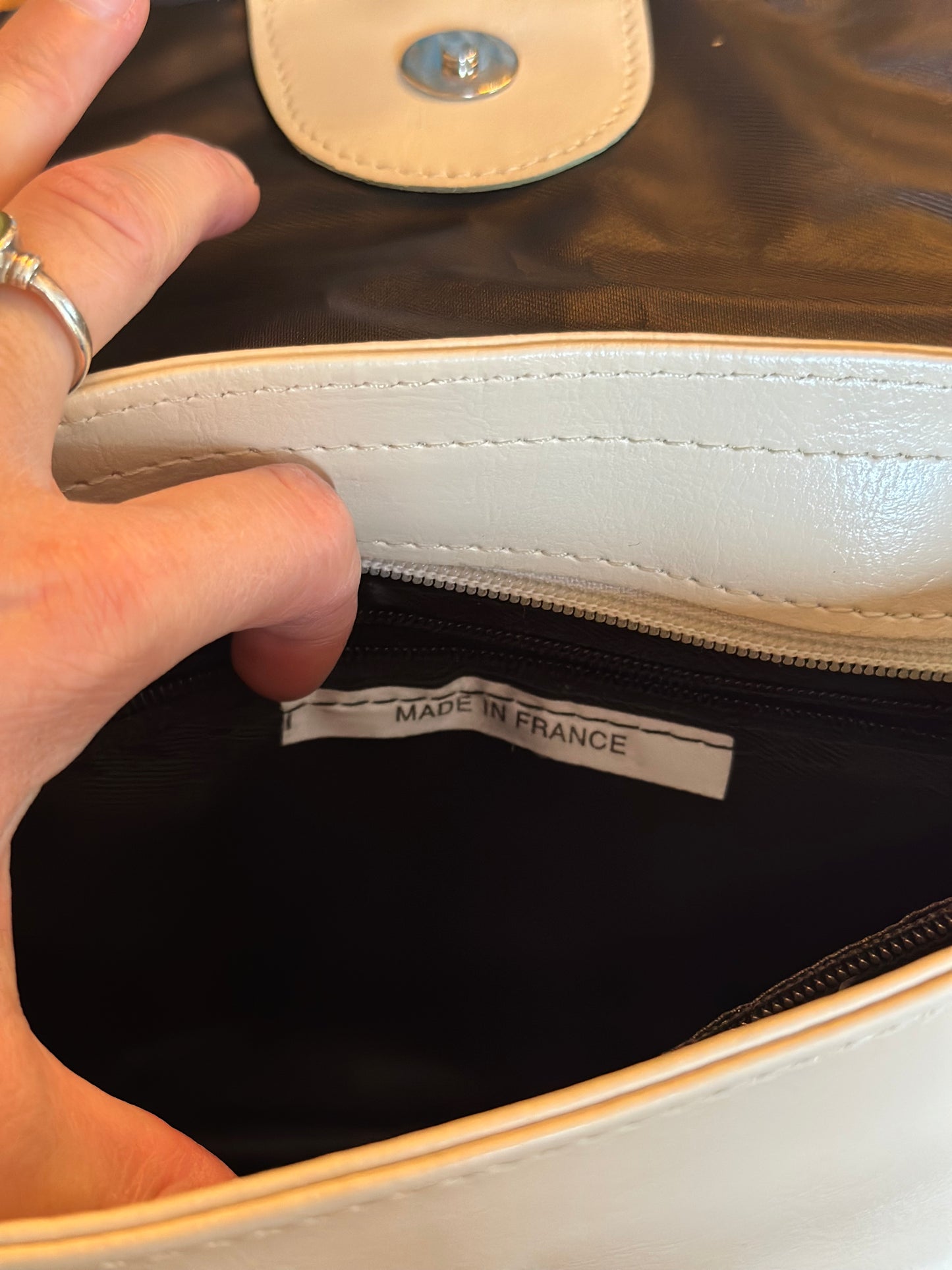Sac bandoulière en cuir blanc crème cercle argenté – Vintage Made in France
