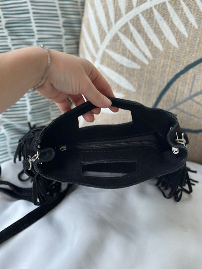 Sac à franges daim noir cuir Italie – bandoulière amovible