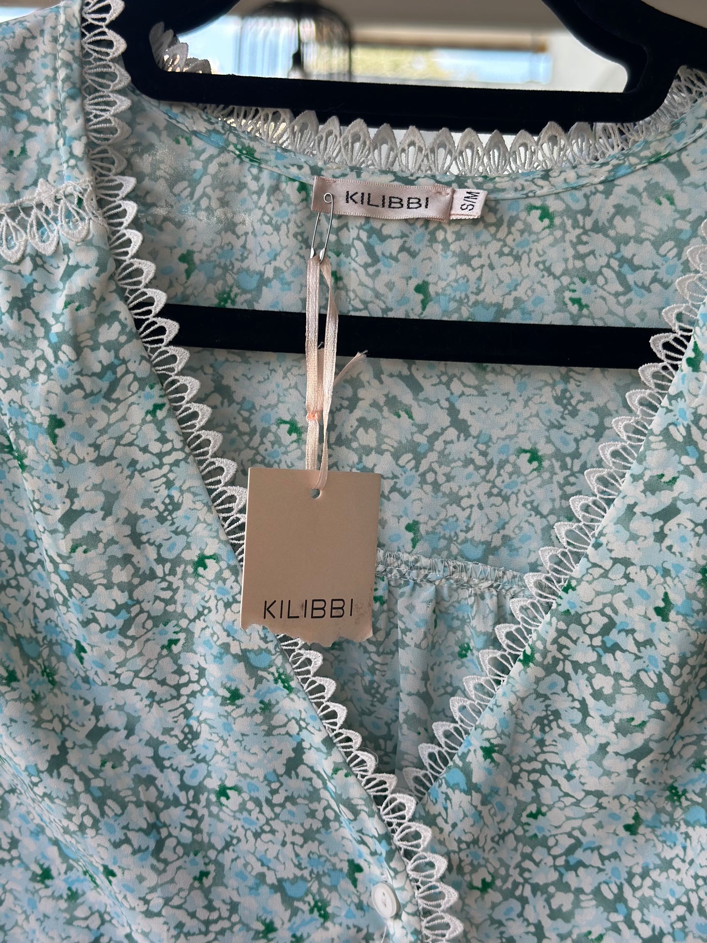Blouse fleurie Neuve T.36/38