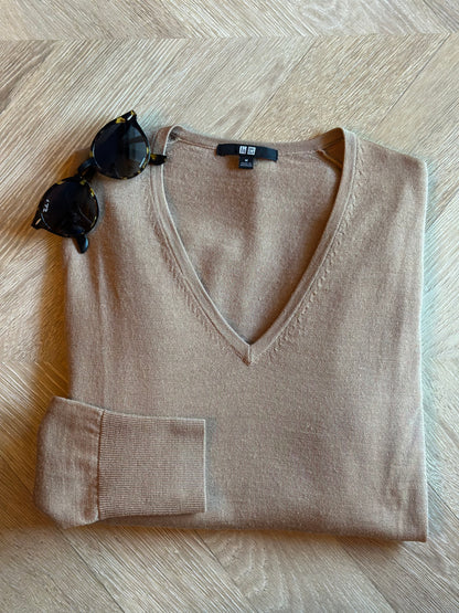 Pull col V Uniqlo 100 % laine mérinos T.38